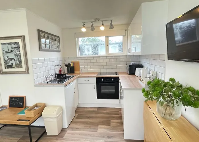 197 Broadside Holiday Chalet Near Broads & Beaches